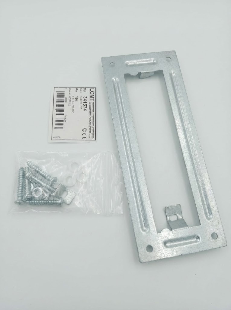 legrand-p31-flangia-attacco-a-quadro-200x50-31x9bl55z